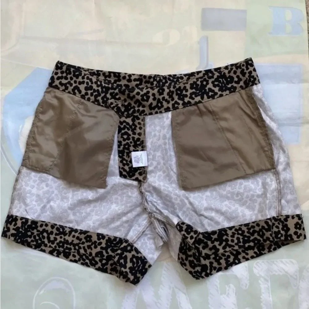 VTG Women’s Banana Republic Leopard Tan Stretch Black Print Ryan Fit Shorts
